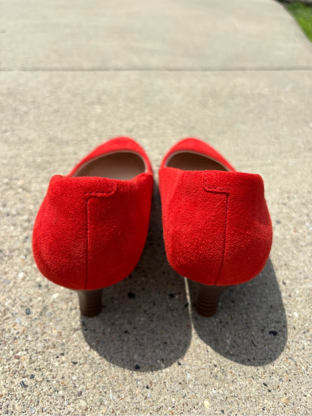 Clarks Collection Russet Red Suede Comfort Pumps 9.5M Pointed Toe kitten heels - Picture 5 of 7